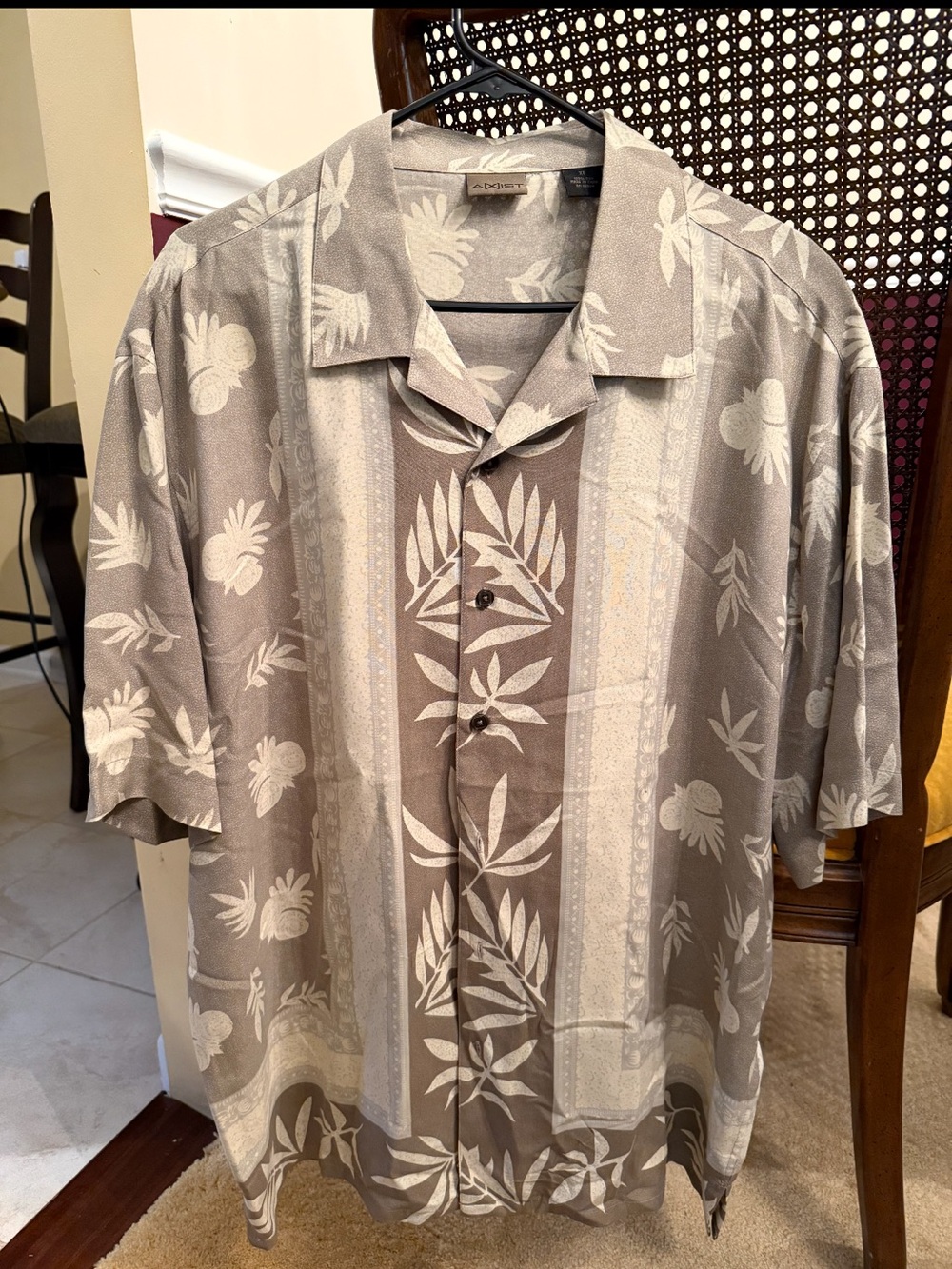 Axist Men's Casual Button-Down Shirt in Taupe and Cream Floral